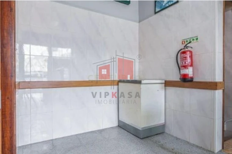 Loja para Venda em Benfica Foto 3