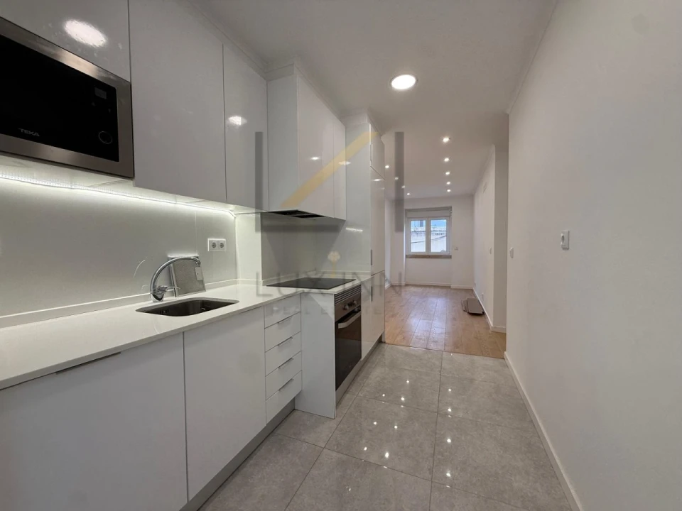 Apartamento T1 para Arrendamento em São Vicente Foto 3