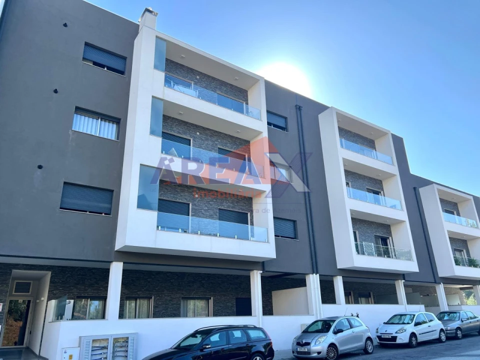 Apartamento T2 para Venda em O. Azeméis, Riba-Ul, Ul, Macinhata Seixa, Madail Foto 1