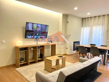 Apartamento T2 para Venda em O. Azeméis, Riba-Ul, Ul, Macinhata Seixa, Madail