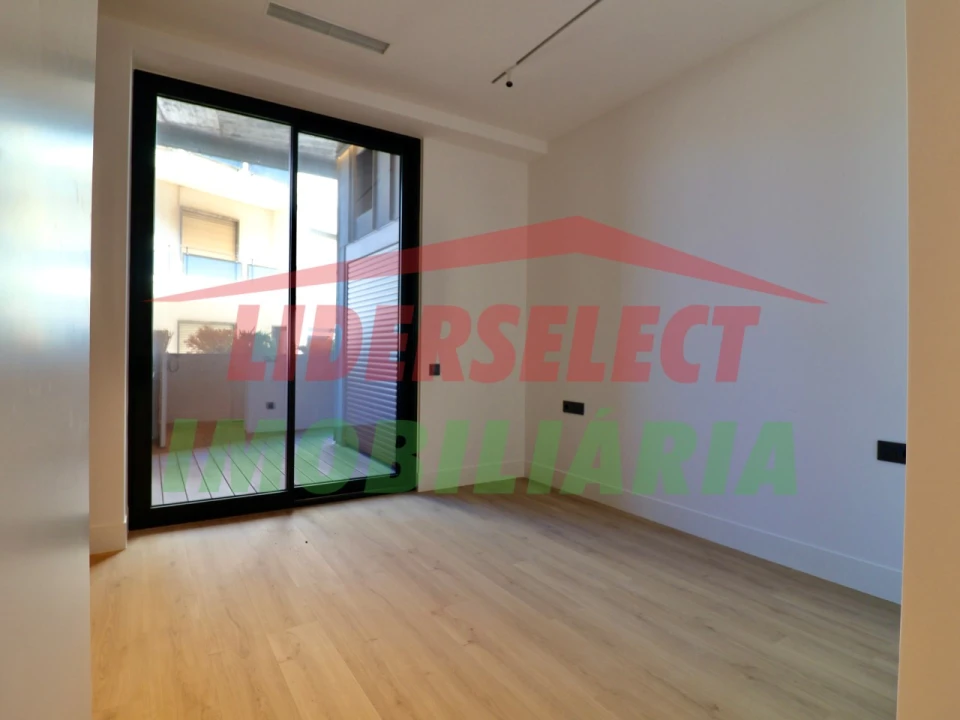 Apartamento T2 para Venda em Lourinhã e Atalaia Foto 16