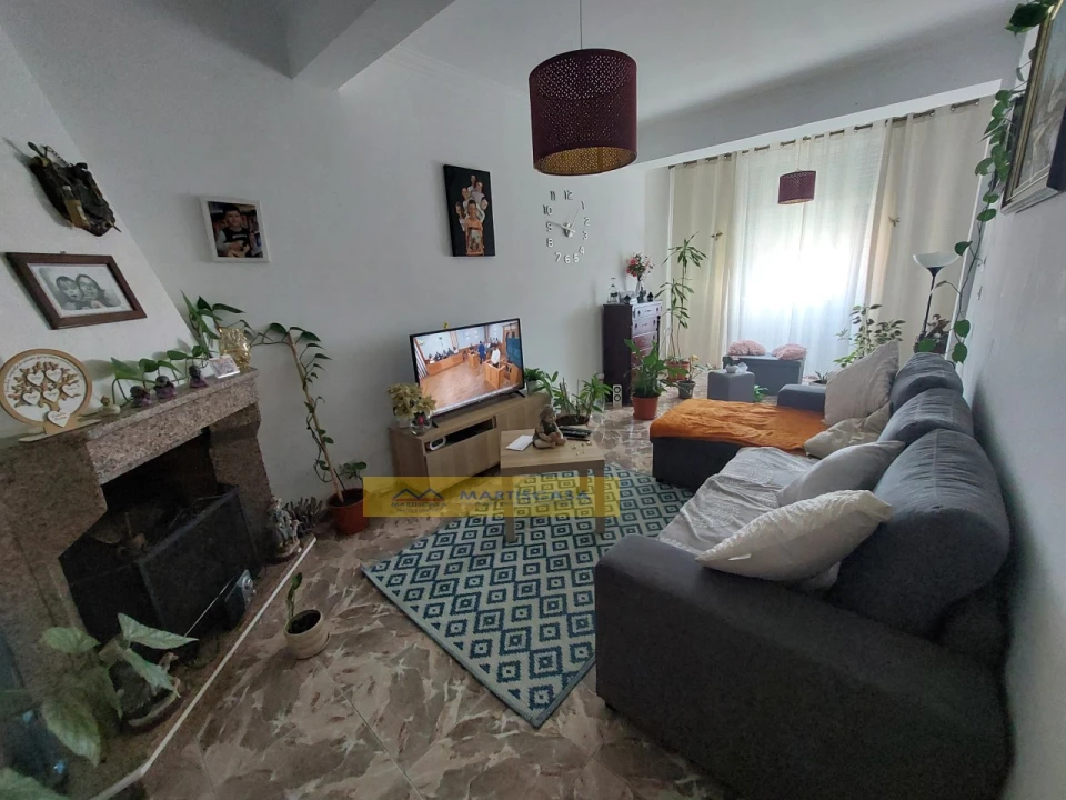 Apartamento T2 para Venda em Rio de Mouro Foto 2