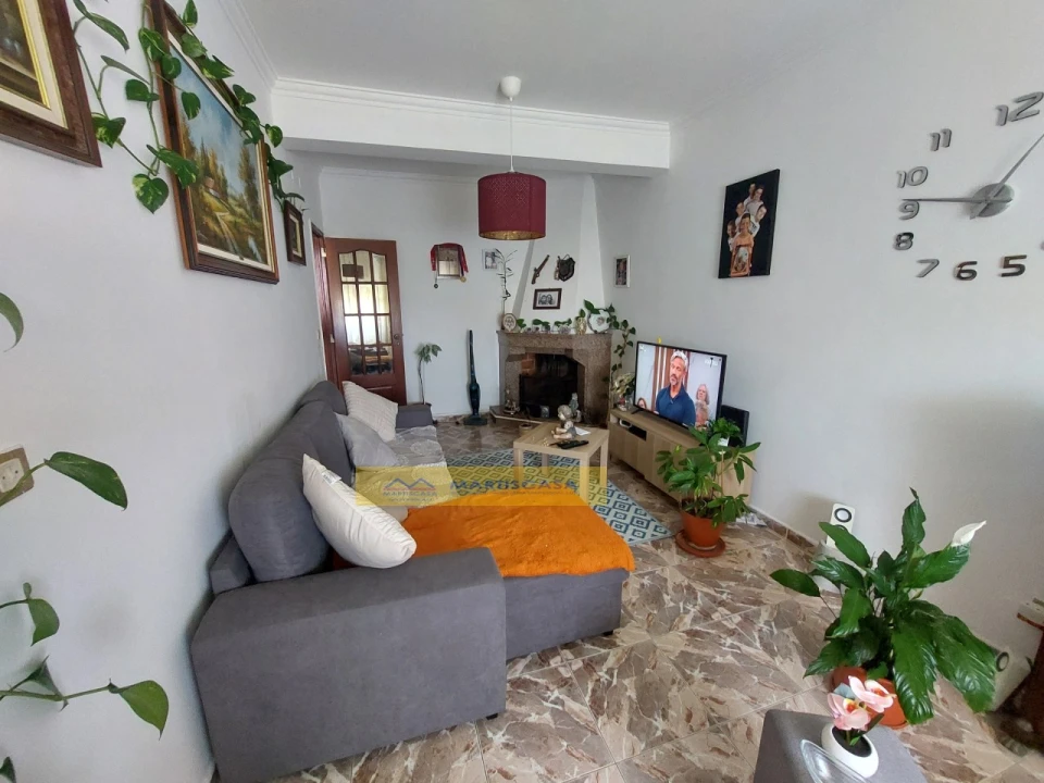 Apartamento T2 para Venda em Rio de Mouro Foto 5