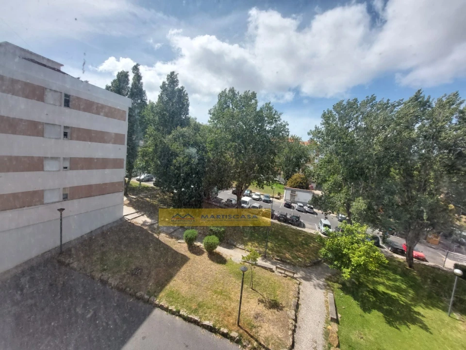 Apartamento T2 para Venda em Rio de Mouro Foto 17