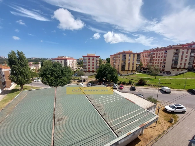 Apartamento T2 para Venda em Rio de Mouro Foto 3