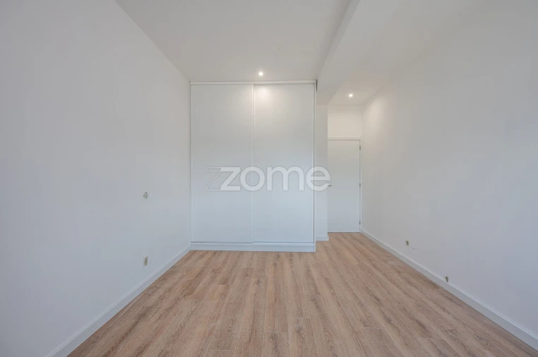 Apartamento T2 para Venda em Mozelos Foto 9