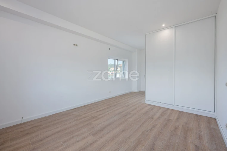 Apartamento T2 para Venda em Mozelos Foto 19