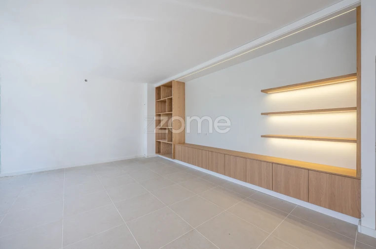 Apartamento T2 para Venda em Mozelos Foto 3