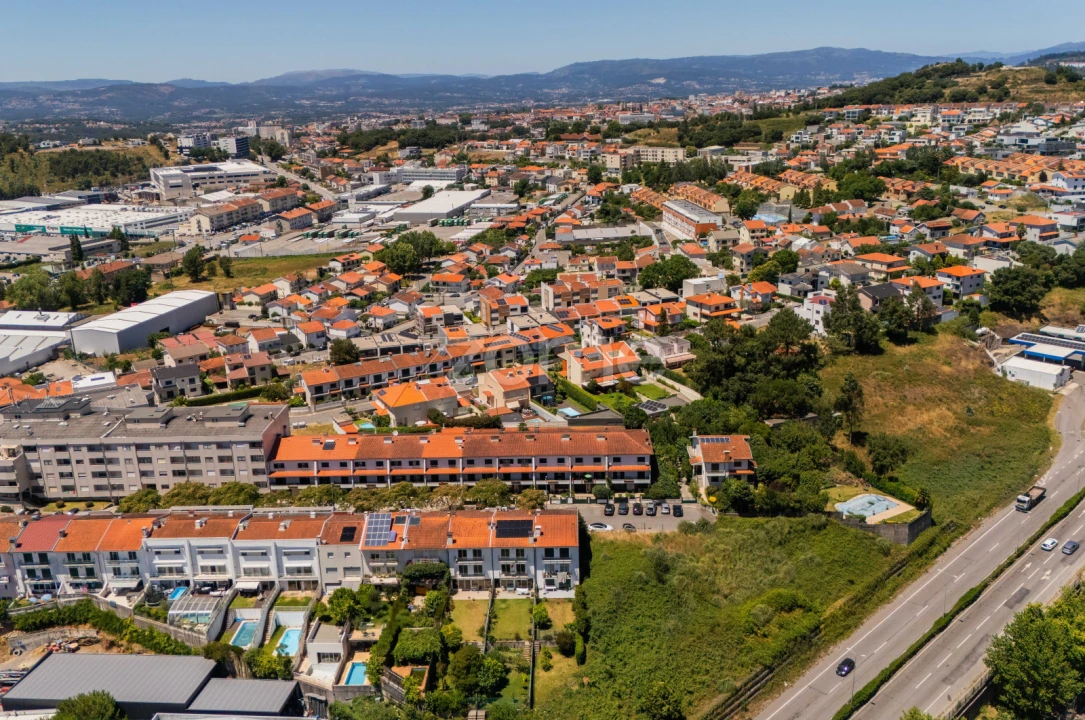 Moradia T5 para Venda em Nogueira, Fraião e Lamaçães Foto 50