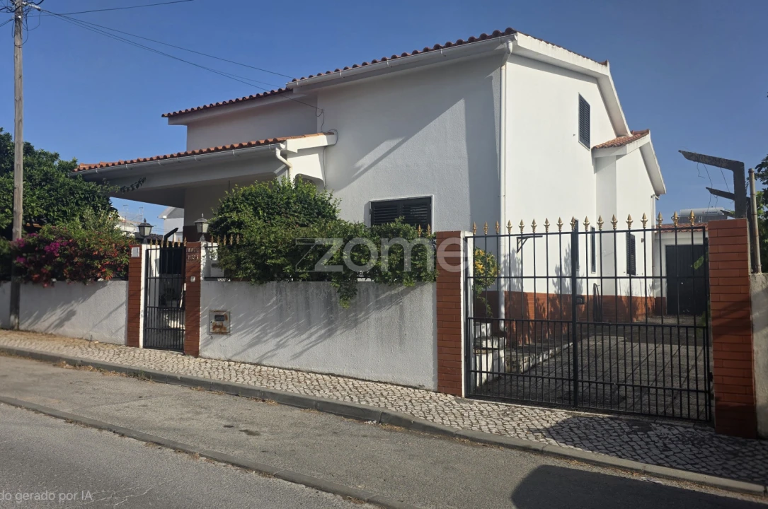 Moradia T4 para Venda em Quinta do Conde Foto 2