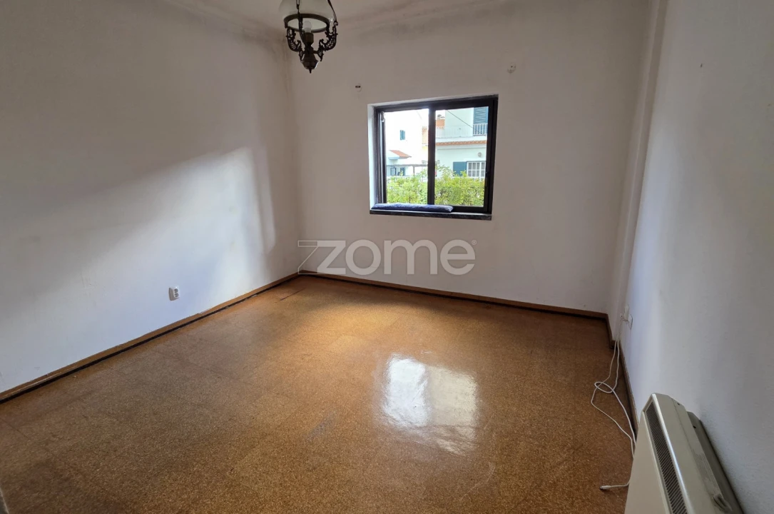 Moradia T4 para Venda em Quinta do Conde Foto 9