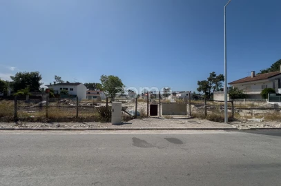 Moradia T3 para Venda em Charneca de Caparica e Sobreda