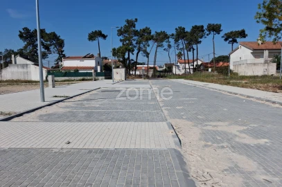 Moradia T3 para Venda em Charneca de Caparica e Sobreda