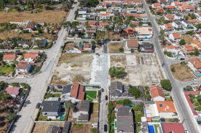 Moradia T3 para Venda em Charneca de Caparica e Sobreda
