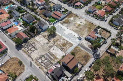 Moradia T3 para Venda em Charneca de Caparica e Sobreda