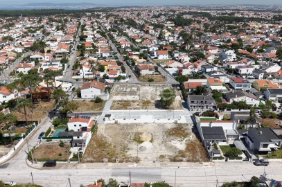 Moradia T3 para Venda em Charneca de Caparica e Sobreda