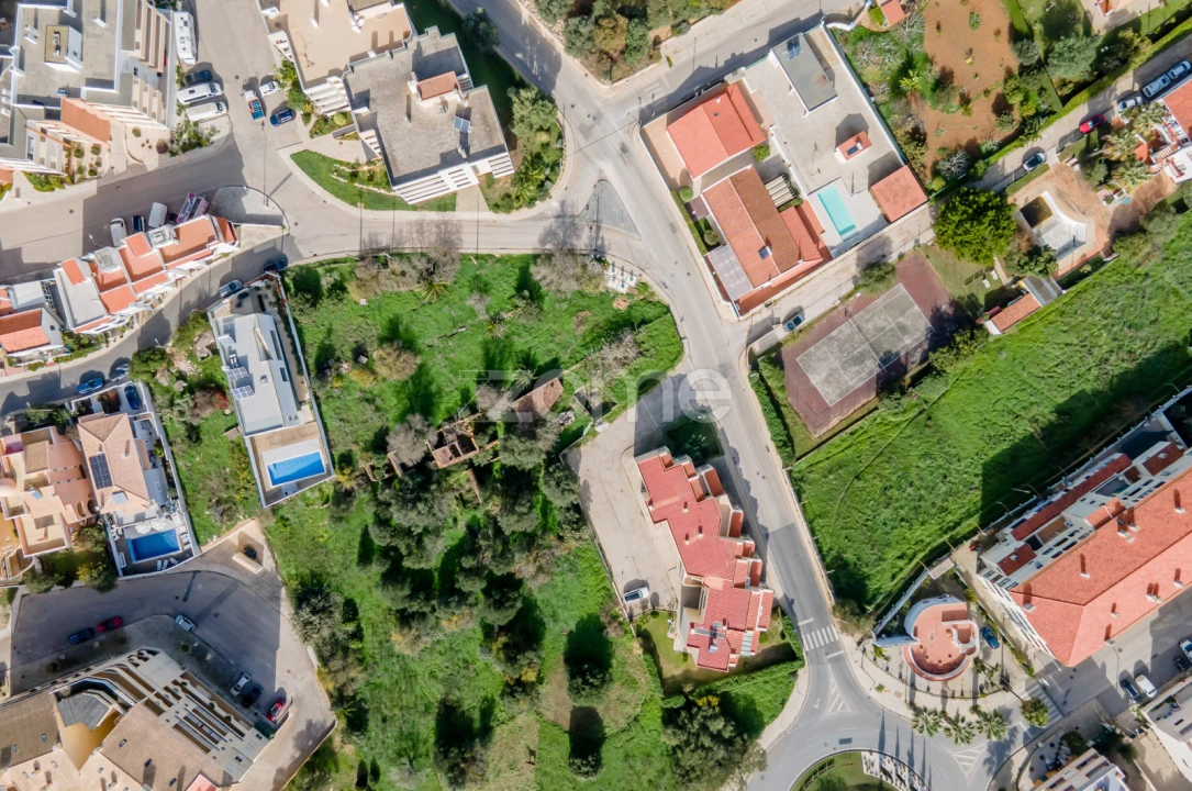 Moradia T1 para Venda em Alvor Foto 4