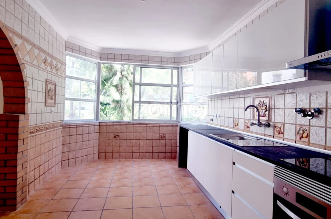 Apartamento T3 para Venda em Algueirão-Mem Martins Foto 1