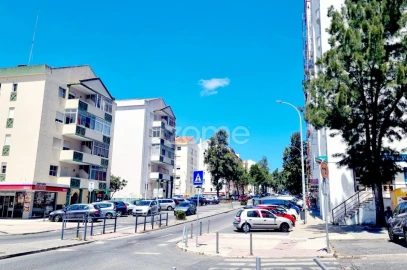 Apartamento T3 para Venda em Algueirão-Mem Martins