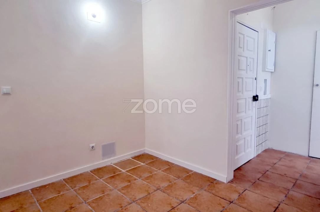 Apartamento T3 para Venda em Algueirão-Mem Martins Foto 9