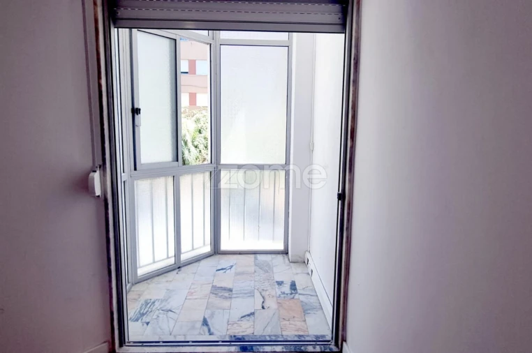 Apartamento T3 para Venda em Algueirão-Mem Martins Foto 16