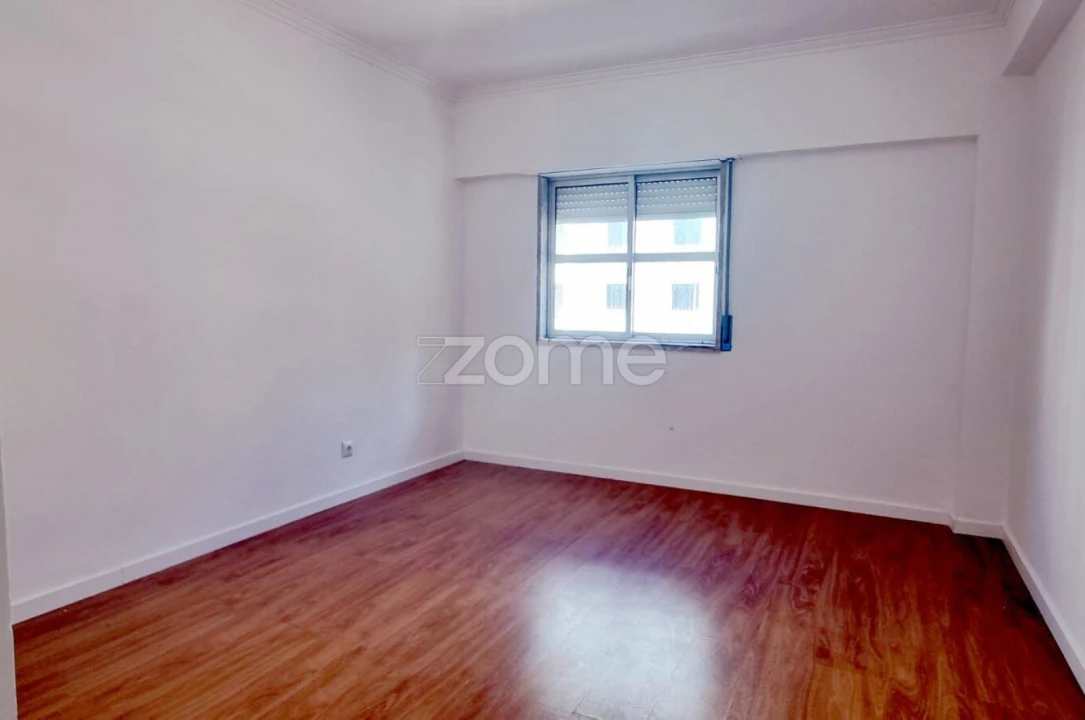 Apartamento T3 para Venda em Algueirão-Mem Martins Foto 11