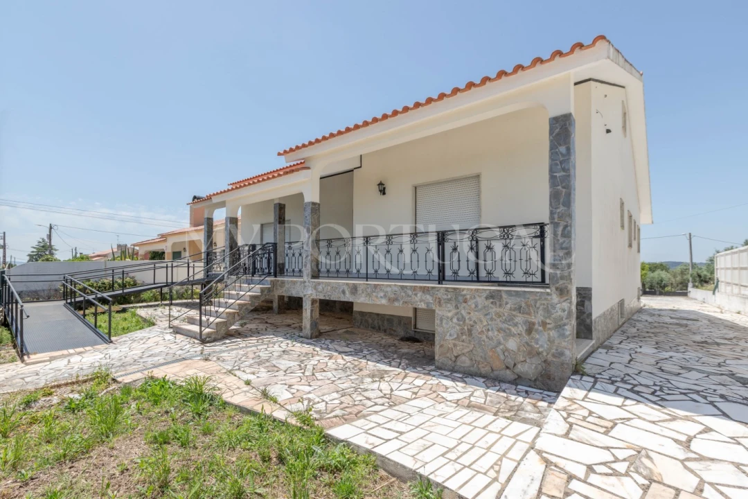 Moradia T4 para Venda em São João Baptista e Santa Maria dos Olivais Foto 3