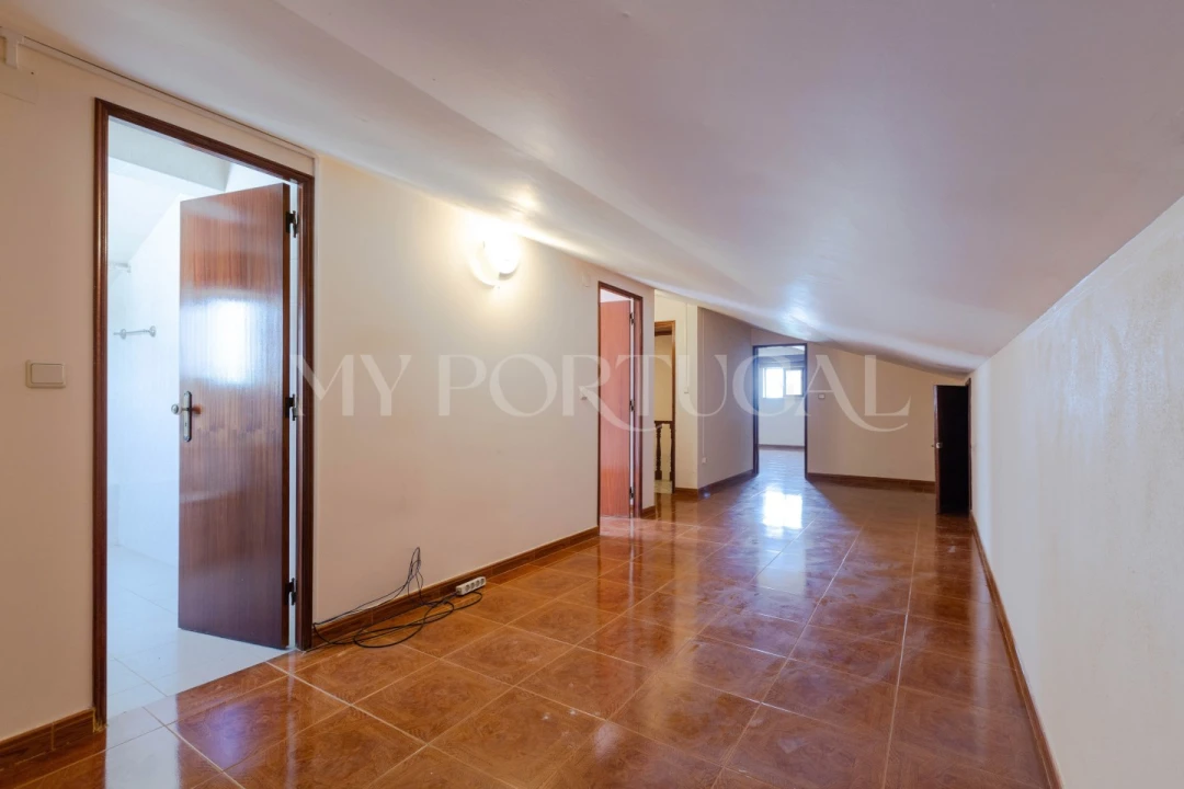 Moradia T4 para Venda em São João Baptista e Santa Maria dos Olivais Foto 24