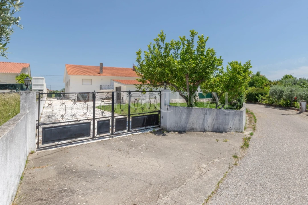 Moradia T4 para Venda em São João Baptista e Santa Maria dos Olivais Foto 7