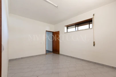 Moradia T4 para Venda em São João Baptista e Santa Maria dos Olivais