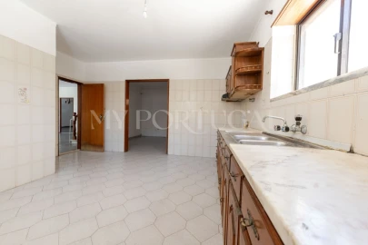 Moradia T4 para Venda em São João Baptista e Santa Maria dos Olivais
