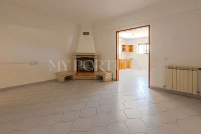 Moradia T4 para Venda em São João Baptista e Santa Maria dos Olivais