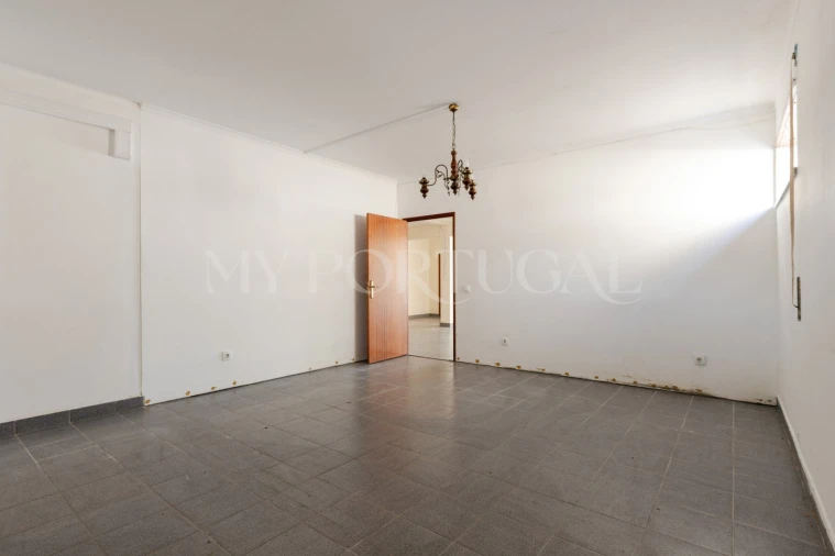 Moradia T4 para Venda em São João Baptista e Santa Maria dos Olivais Foto 35
