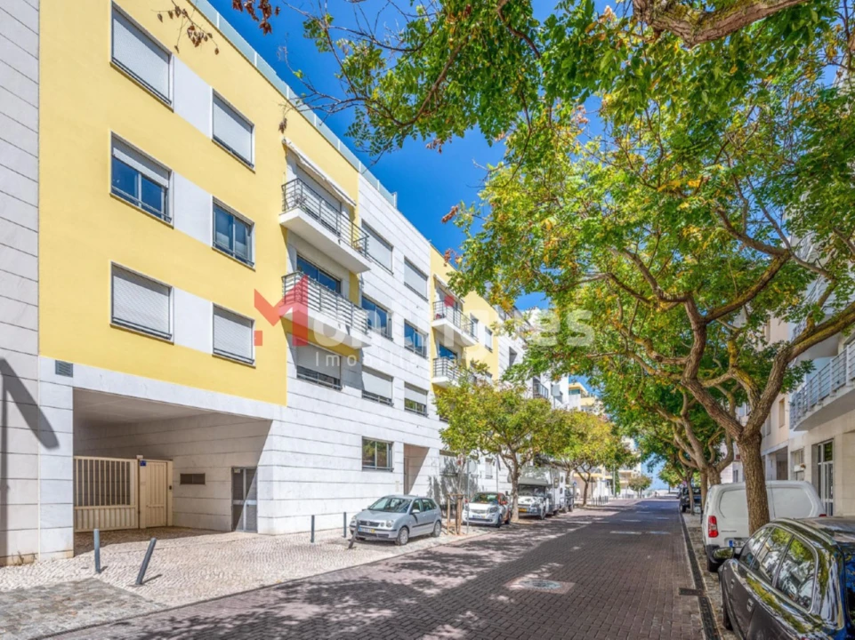 Apartamento T1 para Arrendamento em Parque das Nações Foto 3