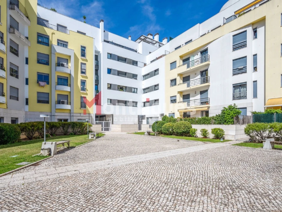 Apartamento T1 para Arrendamento em Parque das Nações Foto 2