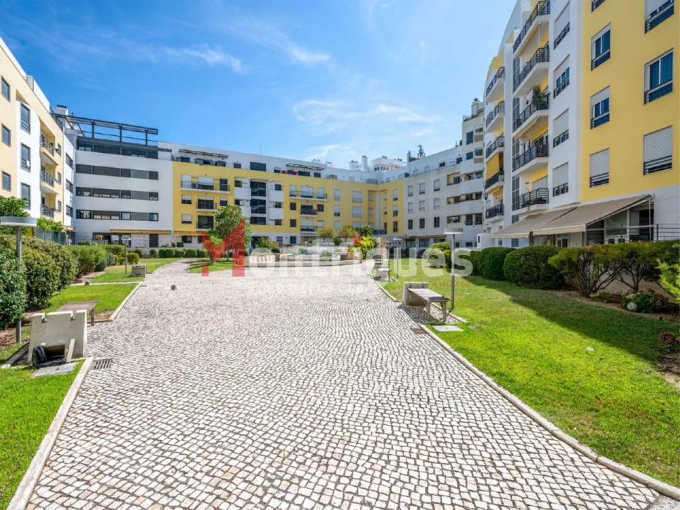 Apartamento T1 para Arrendamento em Parque das Nações Foto 1