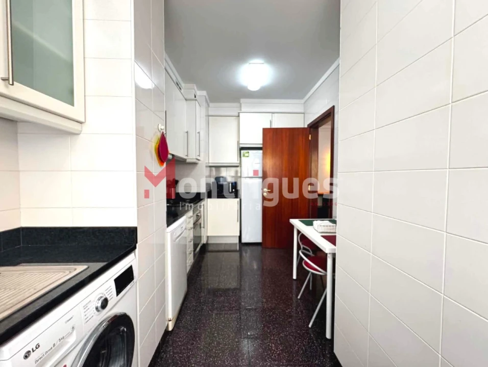 Apartamento T1 para Arrendamento em Parque das Nações Foto 9
