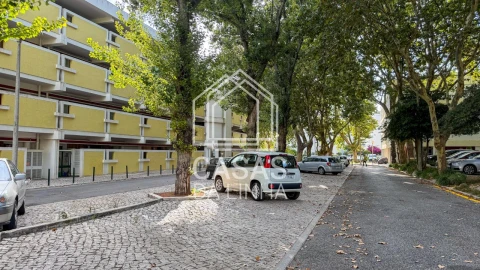 Apartamento T1 para Arrendamento em Carcavelos e Parede