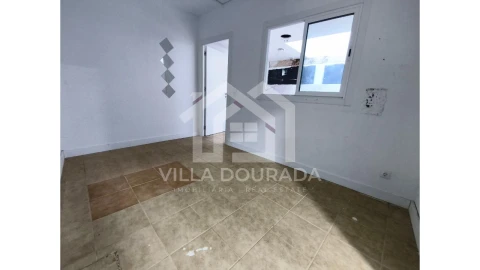Negócio para Arrendamento em Lordelo do Ouro e Massarelos