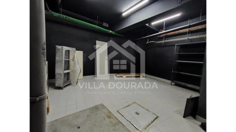 Negócio para Arrendamento em Lordelo do Ouro e Massarelos