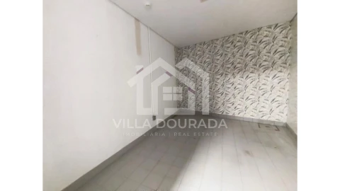 Negócio para Arrendamento em Lordelo do Ouro e Massarelos