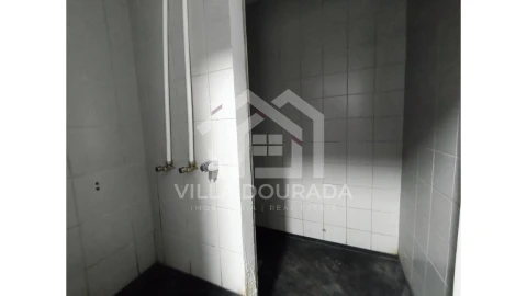 Negócio para Arrendamento em Lordelo do Ouro e Massarelos