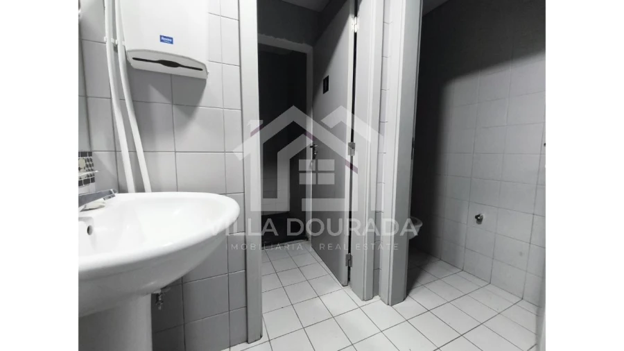 Negócio para Arrendamento em Lordelo do Ouro e Massarelos Foto 18