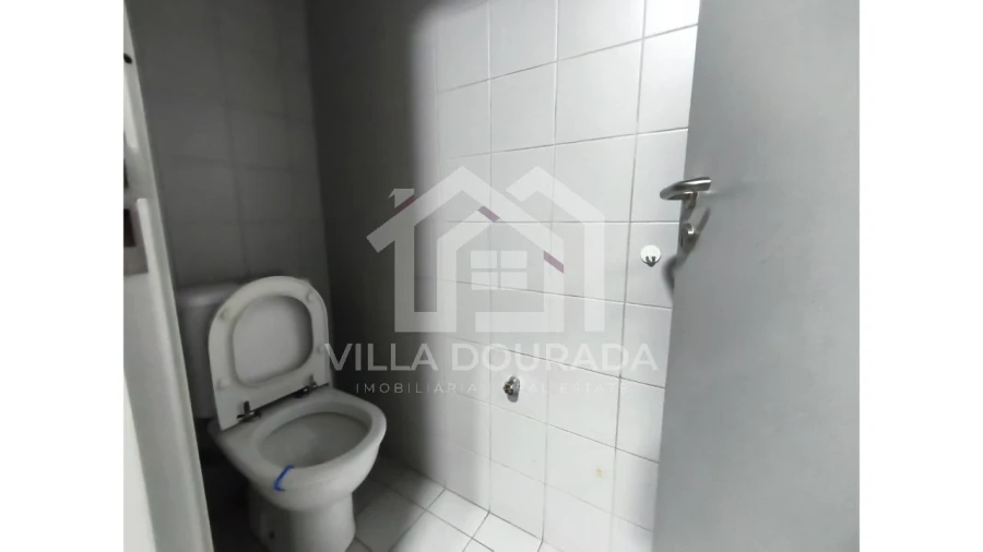 Negócio para Arrendamento em Lordelo do Ouro e Massarelos Foto 19