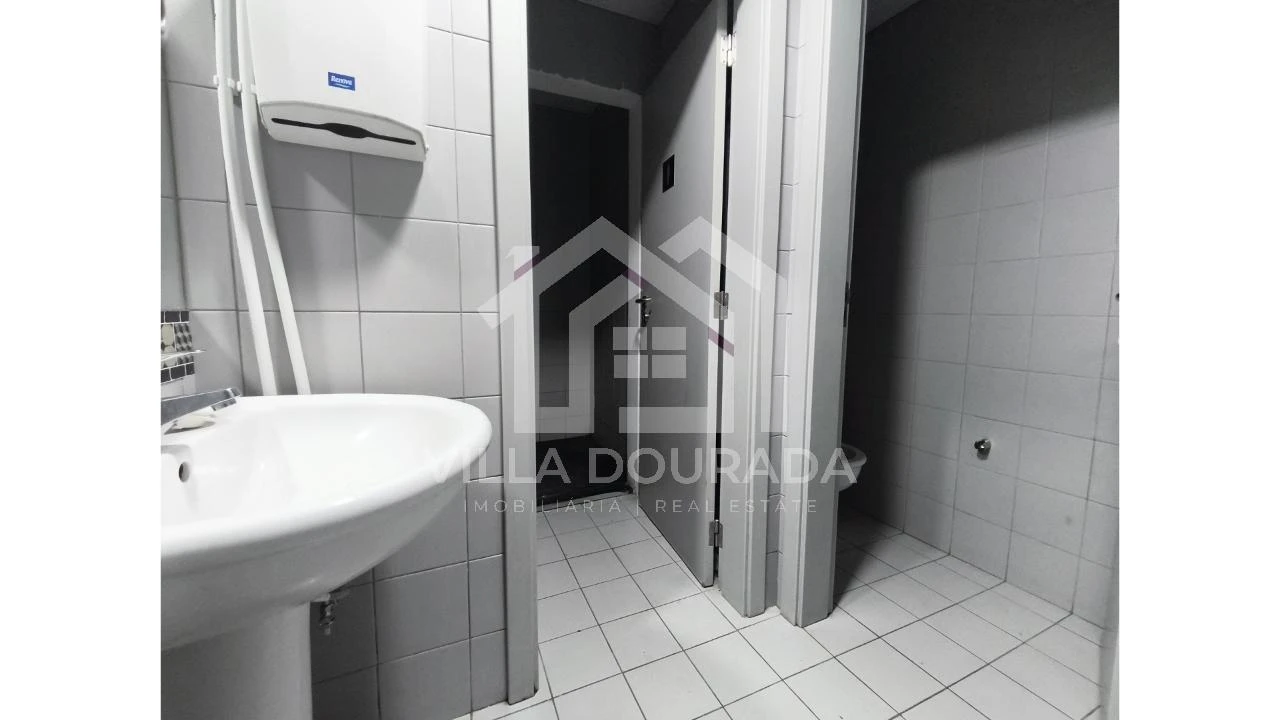 Negócio para Arrendamento em Lordelo do Ouro e Massarelos Foto 18
