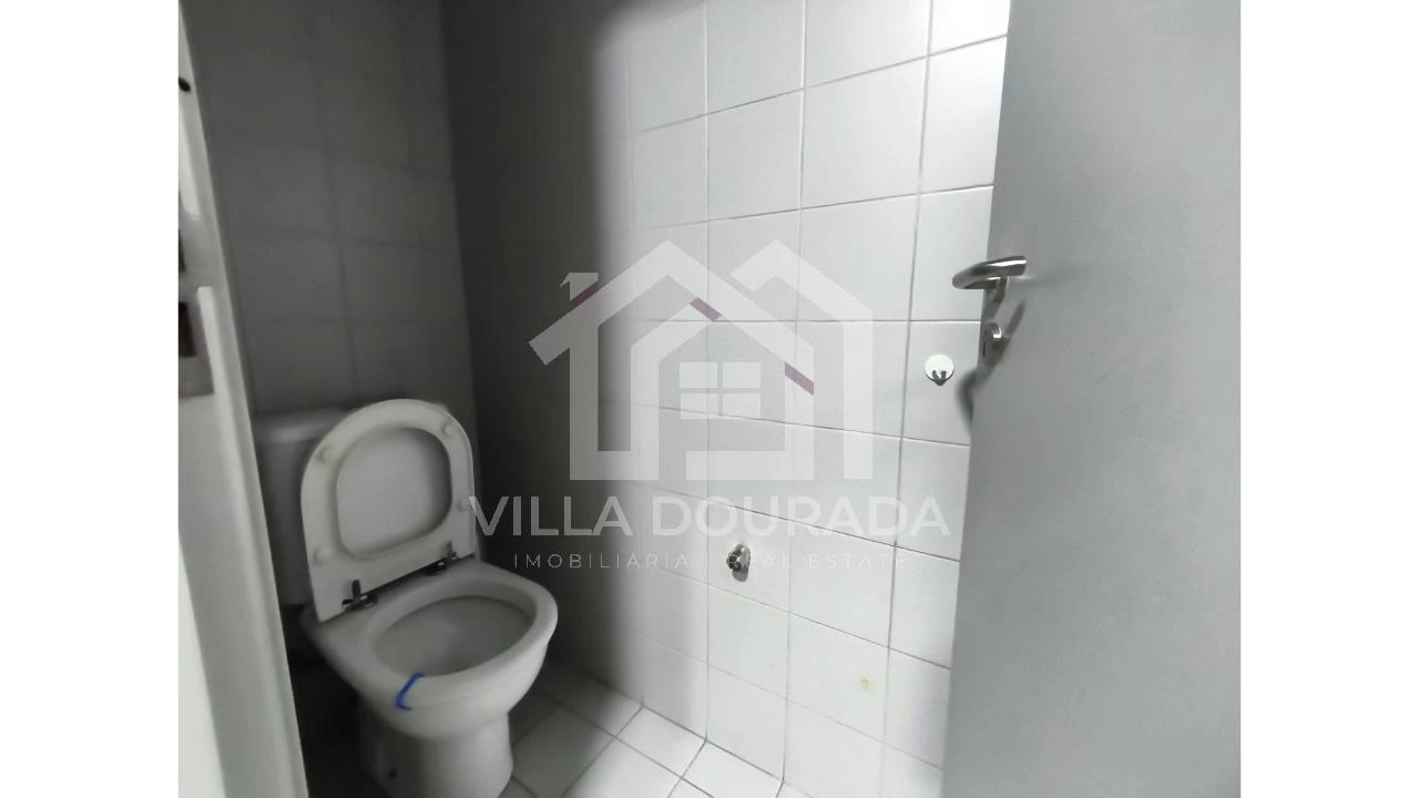 Negócio para Arrendamento em Lordelo do Ouro e Massarelos Foto 19
