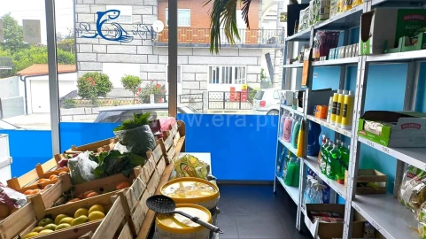 Loja para Trespasse em Penhalonga e Paços de Gaiolo