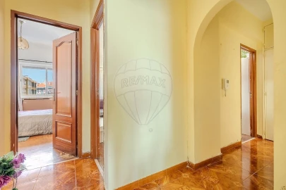 Apartamento T2 para Venda em Agualva e Mira-Sintra