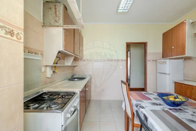 Apartamento T2 para Venda em Agualva e Mira-Sintra