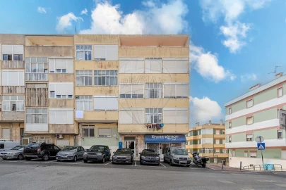Apartamento T2 para Venda em Agualva e Mira-Sintra